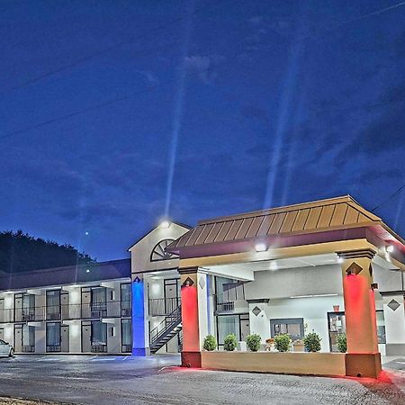 Hotel Super 8 By Wyndham Marion Nc Esterno foto