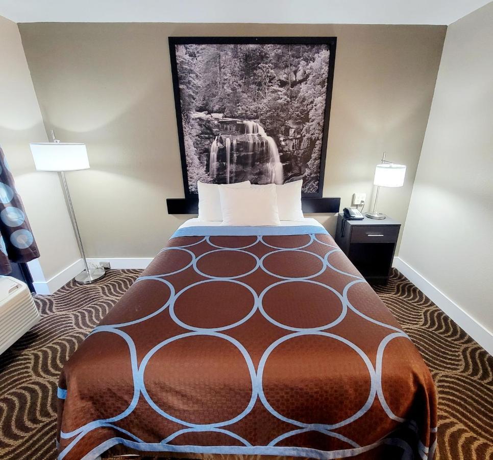 Hotel Super 8 By Wyndham Marion Nc Esterno foto