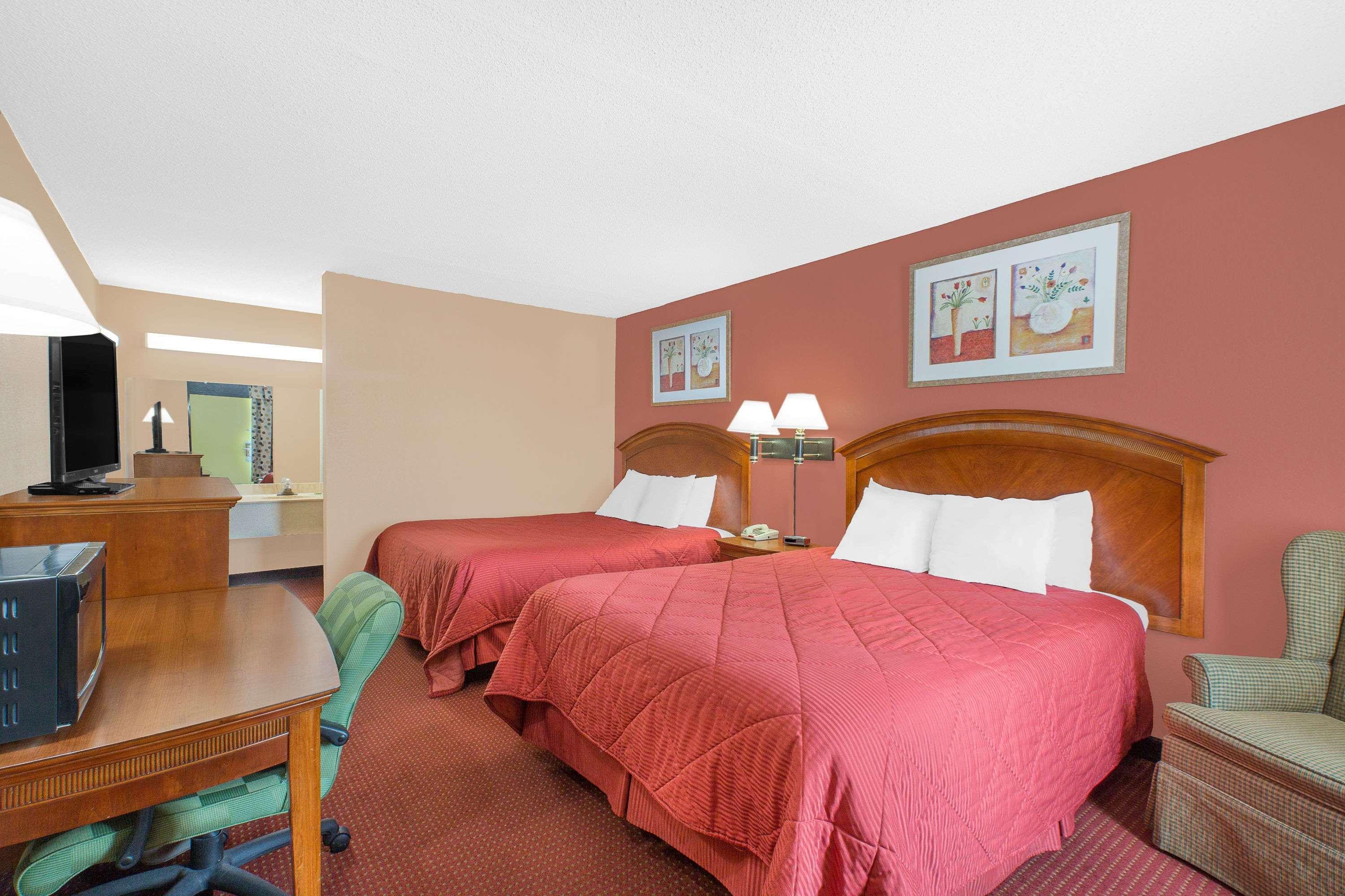 Hotel Super 8 By Wyndham Marion Nc Esterno foto